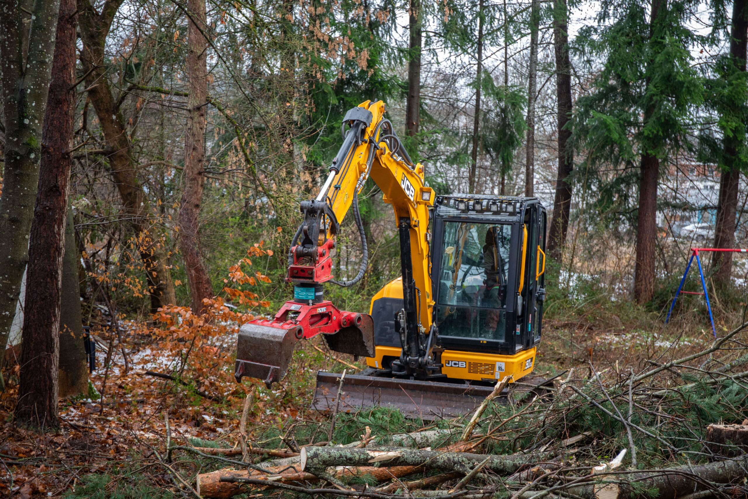 Spezialtechnik von Der BaumBauer im unwegsamen Gelände